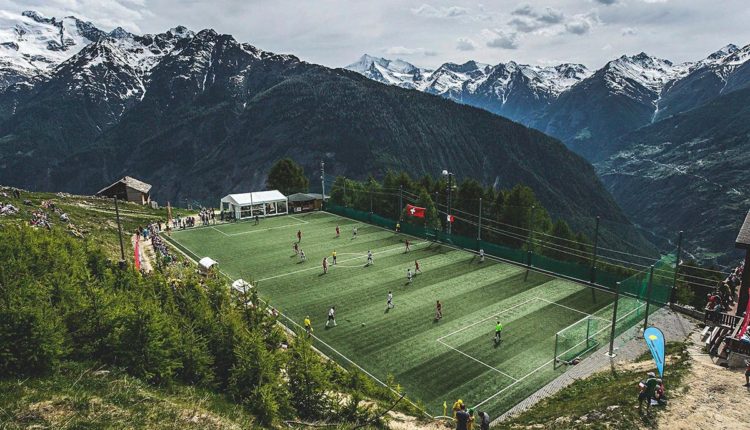 Lo Bisa Nonton Bola Sambil Liburan di 4 Stadion Unik Ini